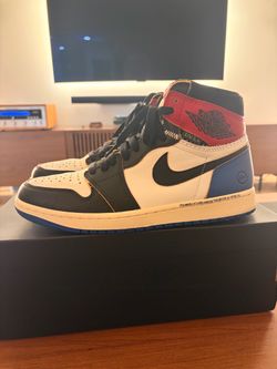 Jordan 1 Retro High OG SP Fragment x Union LA Varsity Red Sport Royal. Size 9.5
