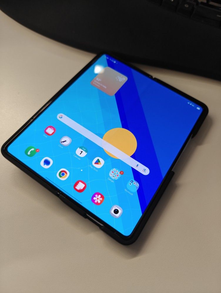 Samsung Galaxy Z Fold 5 – Excellent Condition – Silver – Unlocked

