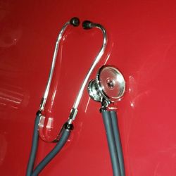 Stethoscope

Medical Use Traditional Type Stethoscope In Excellent Clean Condition 

