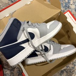 7Y Jordan 1 Low Top 