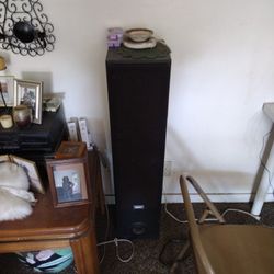 4 Feet Sony Speaker 250.00
