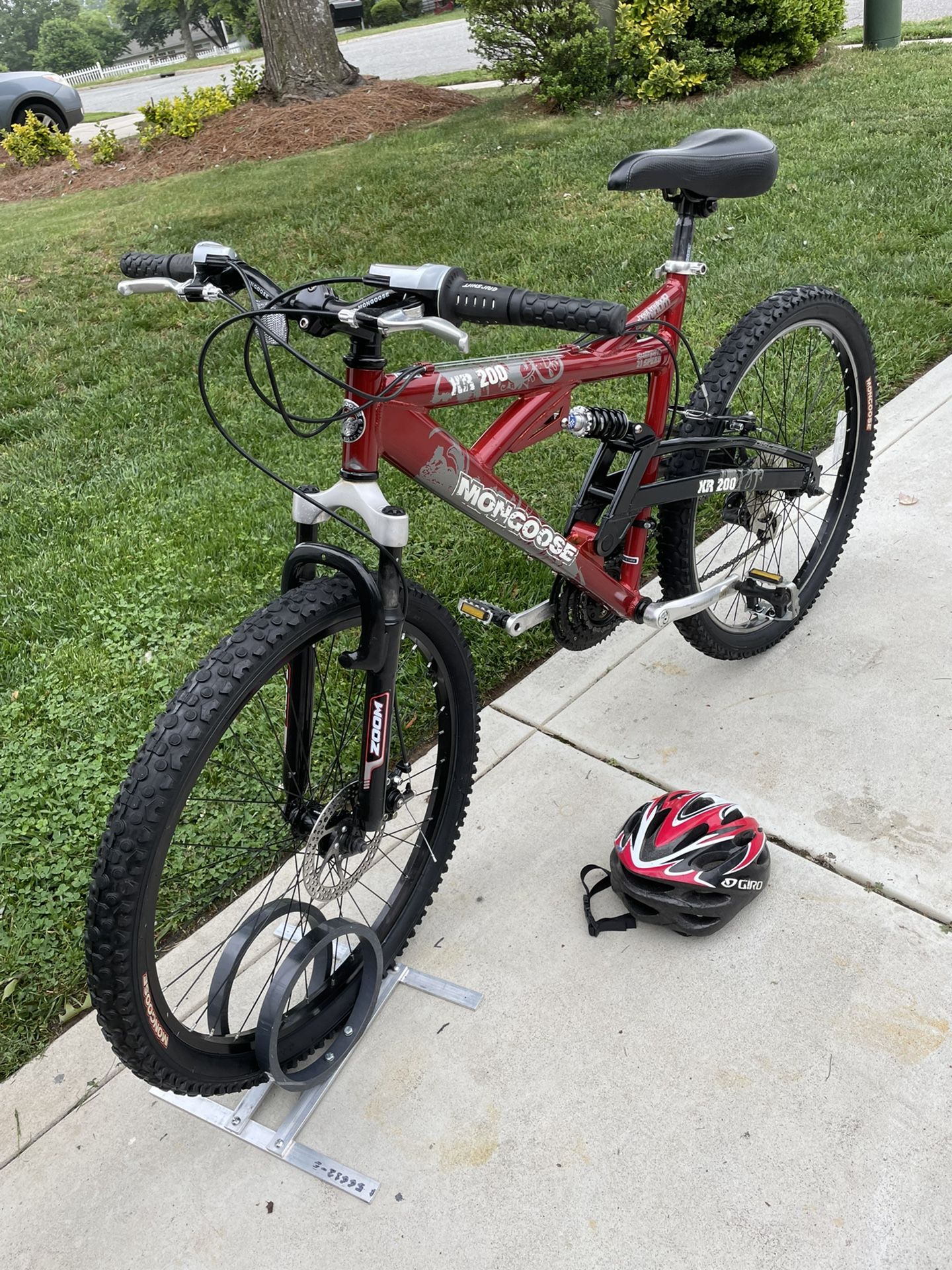 26” FULL Suspension Mongoose Mountain Bike With Frint Disc Brakes In GREAT Condition