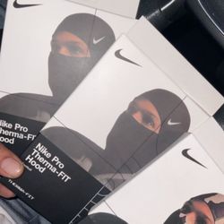 Nike Pro Therma-Fit Hood