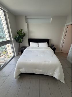 Queen Lift bed frame + mattress
