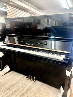 Premium quality 1990 Yamaha U30BL Upright Piano Free delivery and tuning