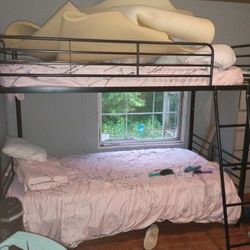 Bunk bed 
