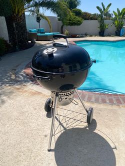 Weber 22" Master-Touch Charcoal Grill Bundle + Cover & Fuel