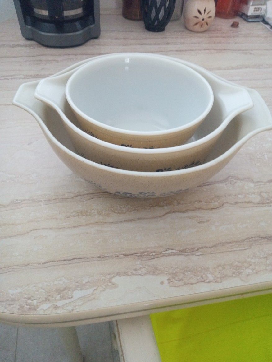 Old Pyrex 3 Piece No Chips