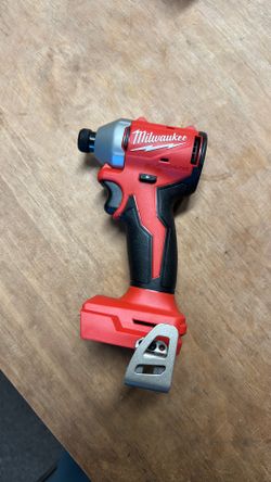 Milwaukee M18 18V Lithium-Ion Compact Brushless HEX Cordless 1/4 in. Impact Driver (Tool-Only)