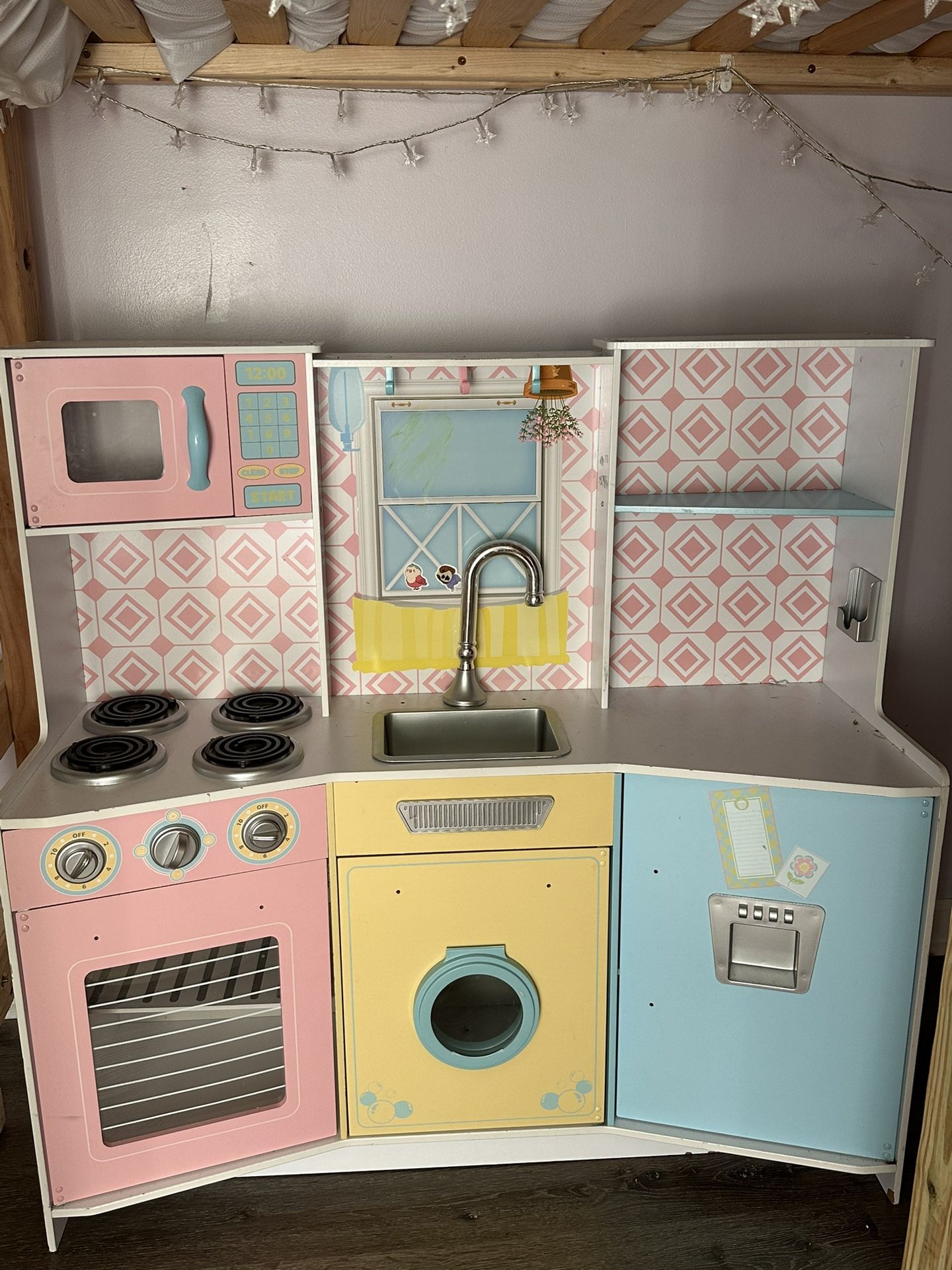 Play Kitchen