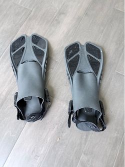 Swimming flippers