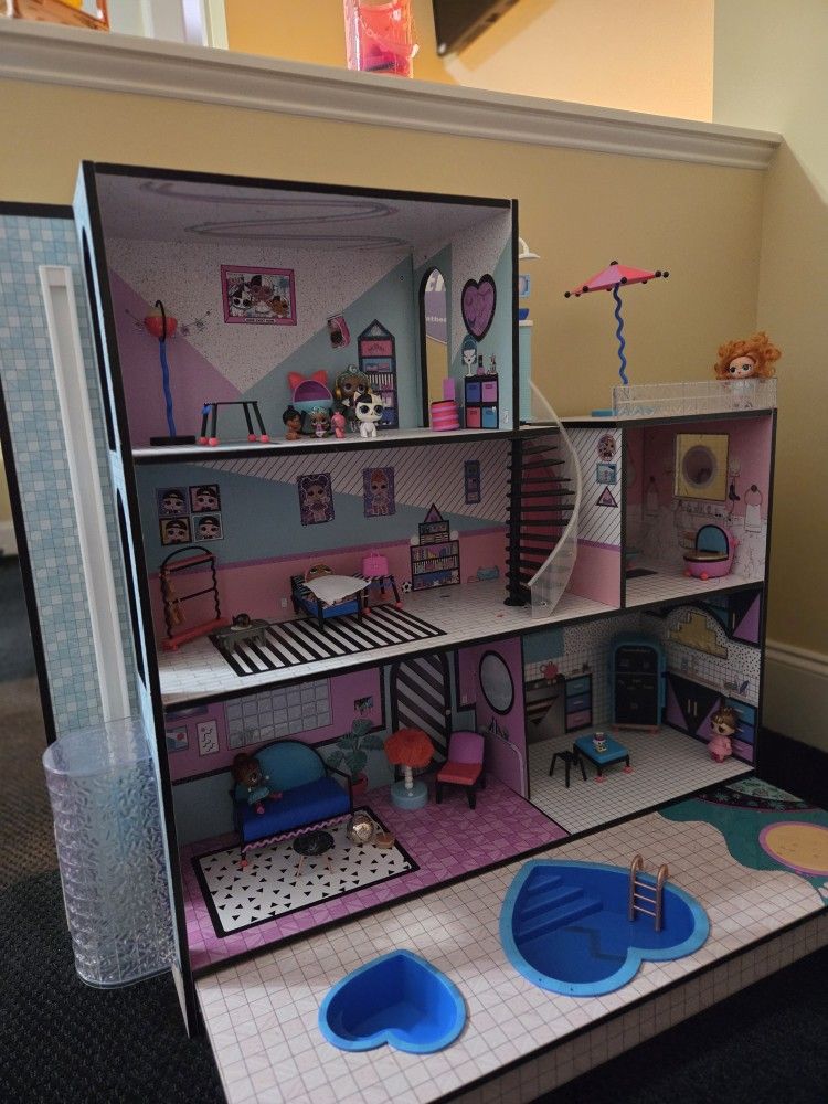 LOL Doll House