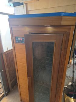 Free on the curb 92 D street Chula Vista fixable Infrared Sauna Room Cabinet