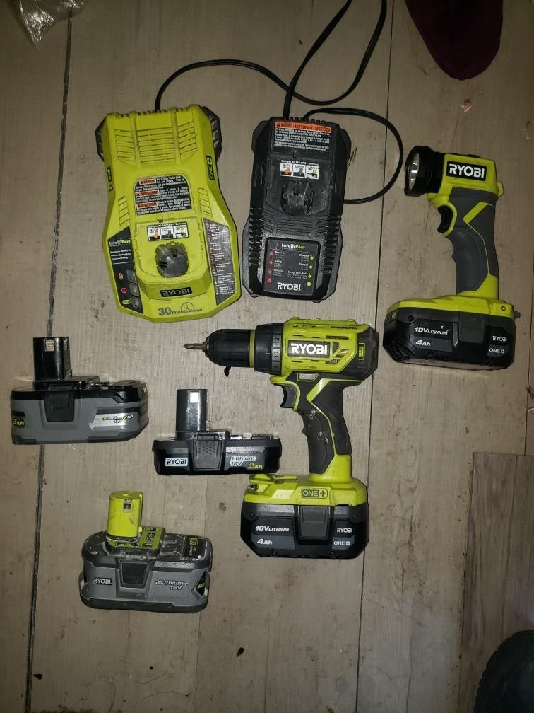 Ryobi Drill Ryobi 18V Light 1 30 Min Quick Charger 1 Standard Ryobi Battery Charger And 5 Ryobi Batteries 