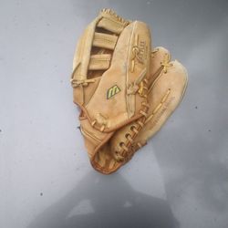 Mizuno Softball Glove 