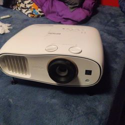 Epson Projector Home Cinema 3700