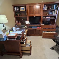Desk - 5 Piece (Thomasville)