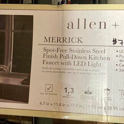 Single Handle Pull Down Kitchen Faucet With Light