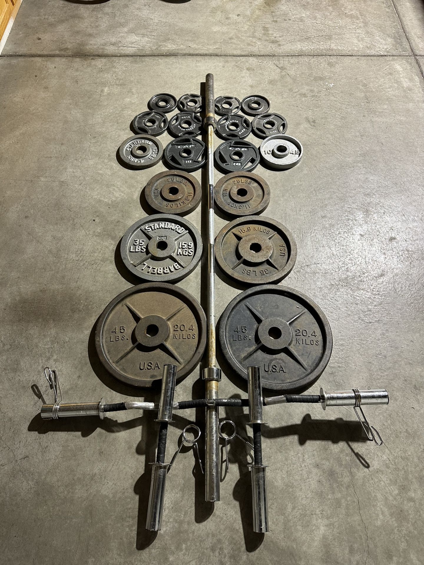 Weight Plates with Barbells 