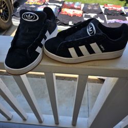 Balck And White Adidas 
