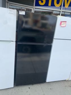 Black** Top-Freezer Refrigerator Great Deal