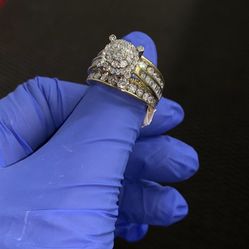 10k With VS Diamond Ring 