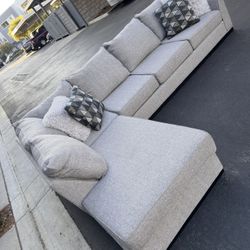 Beautiful Grey Sectional Couch 