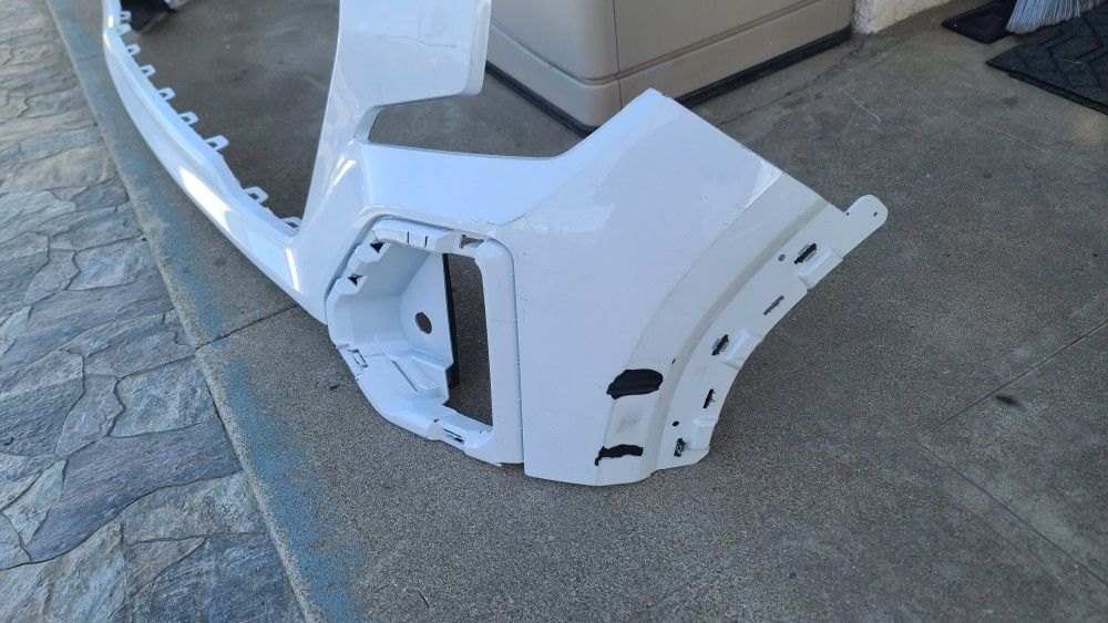 2019 - 2022 GMC SIERRA SIERRA1500 FRONT BUMPER UPPER COVER GENUINE USED OEM. Y1 