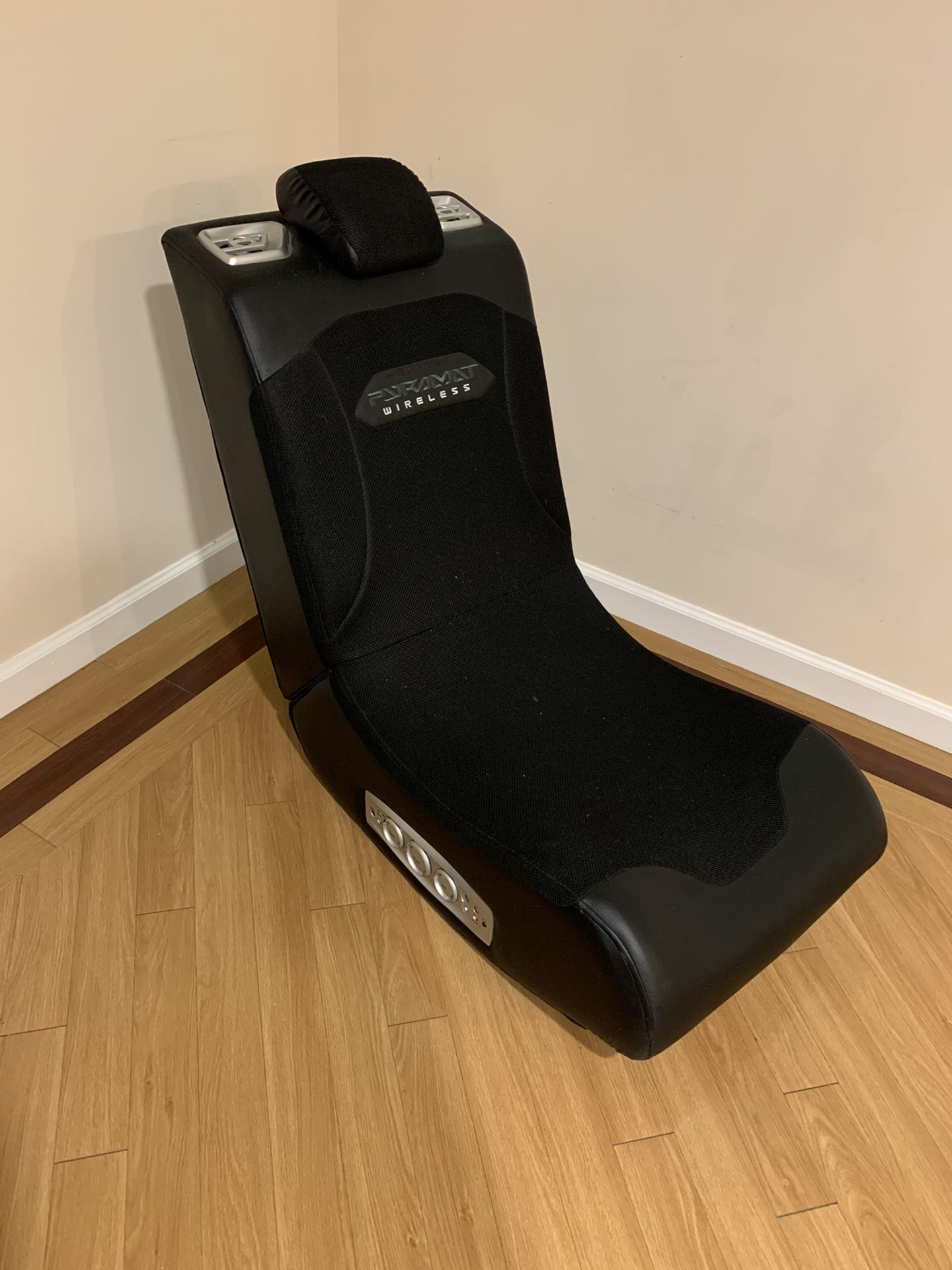 Pyramat Wireless PM440w Gamer Chair