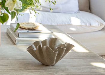 “CURIOUS CLAY” CERAMIC RUFFLE BOWL
