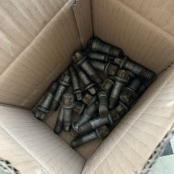 Wheel Studs Mercedes Benz GLK 350