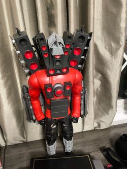 Skibidi Toilet 24” Titan Figure Titan Speakerman
