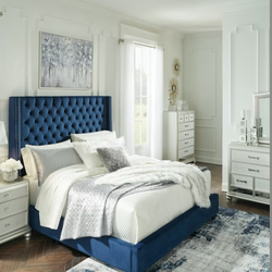 King size blue bedframe Signature design by Ashely furniture