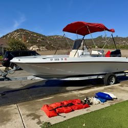 🛥️  2002 Triumph 19’  Center Console - 140HP 4-stroke Suzuki.
