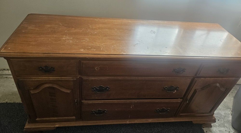 Ethan Allen Dresser Large