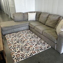BEIGE SECTIONAL COUCH W/ FREE DELIVERY 