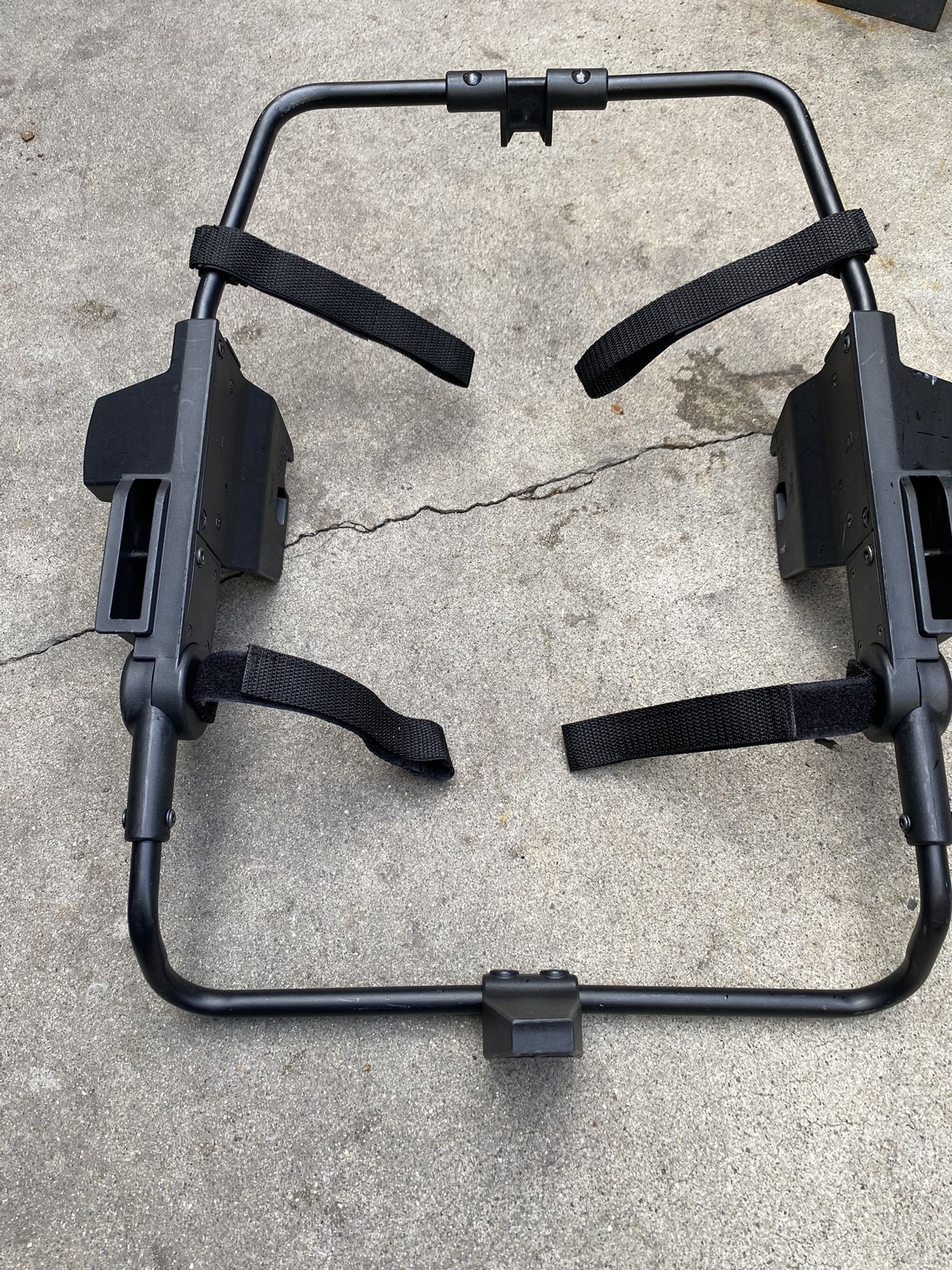 Mockingbird Infant Car Seat Adapter - Black