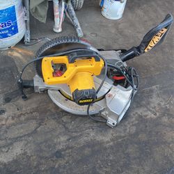 Dewalt Single Bevel Compound Saw