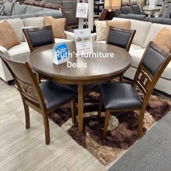 Gorgeous 5-Pc Oak Dining Table Set 