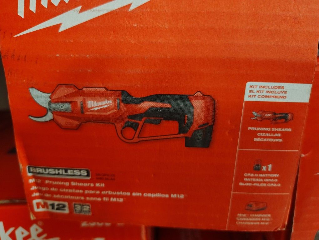 Milwaukee M12 Pruner Tool Only