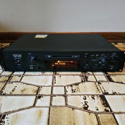 Tascam MD-350 Mini Disc Player Recorder MD Deck Japan 