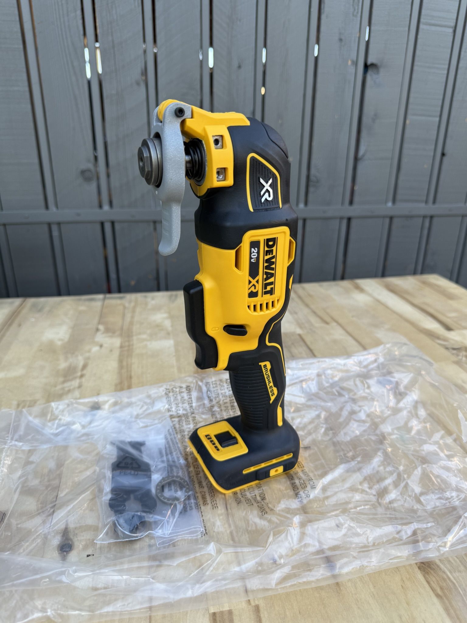 DEWALT 20V MAX XR Cordless Brushless 3-Speed Oscillating Multi Tool (Tool Only