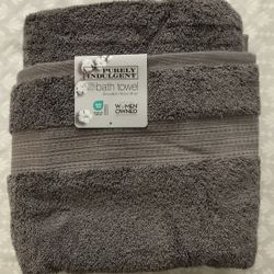 Bath towel with tag/ 100 % cotton/ 30 × 58 inches/ new with tag/ see discription 👍👍