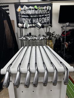 TaylorMade R11 Iron Set 4-PW Stiff Steel — Clean
