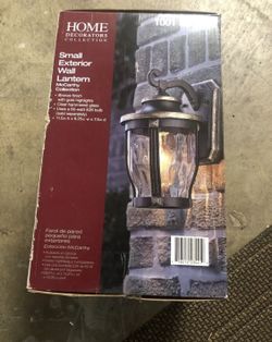 Exterior wall lantern