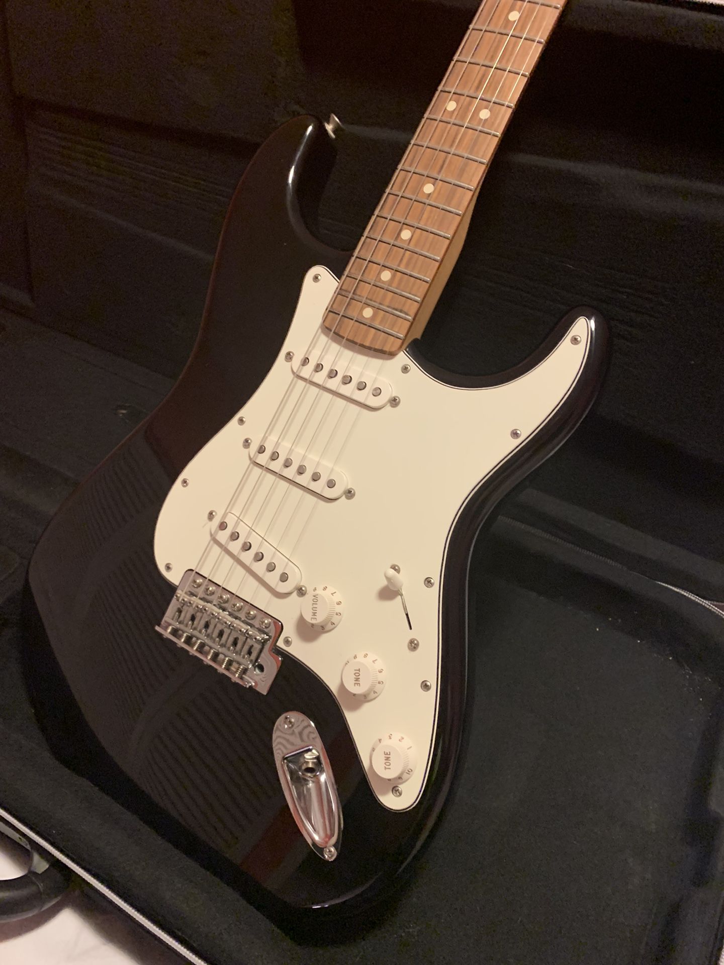 Fender Standard Stratocaster  2018 !!!