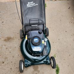 Craftsman 21 Inch Tecumseh 4.5 HP 195cc  Push LawnMower With Large Bag Good Condition With Full Tune Up And Brand New Carburetor