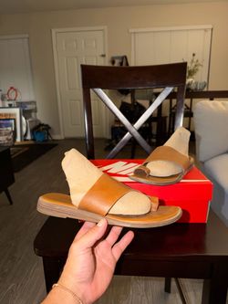 Franco Sarto Casual Tan Leather Slide Sandals - Women size 8.5