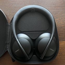 Bose 700NC Headphones Noise Cancelling Bluetooth Wireless Over-Ear Black,New Ear