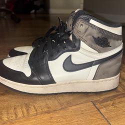 Jordan 1 Mocha Boys 5.5Y
